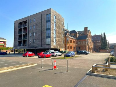 Property on Warwick Brewery, NG24 1TU