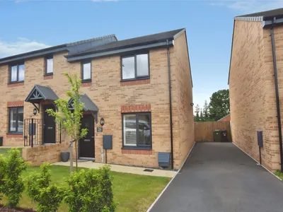 Property on EX1 4BF
