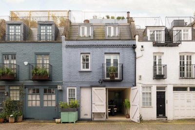 Property on St Luke'S Mews, W11 1DF