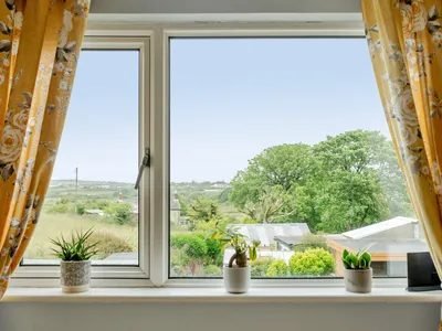 Property on TR14 9JJ