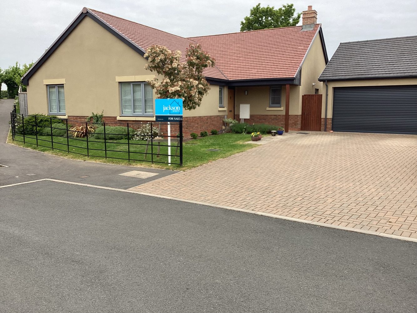 Property main image