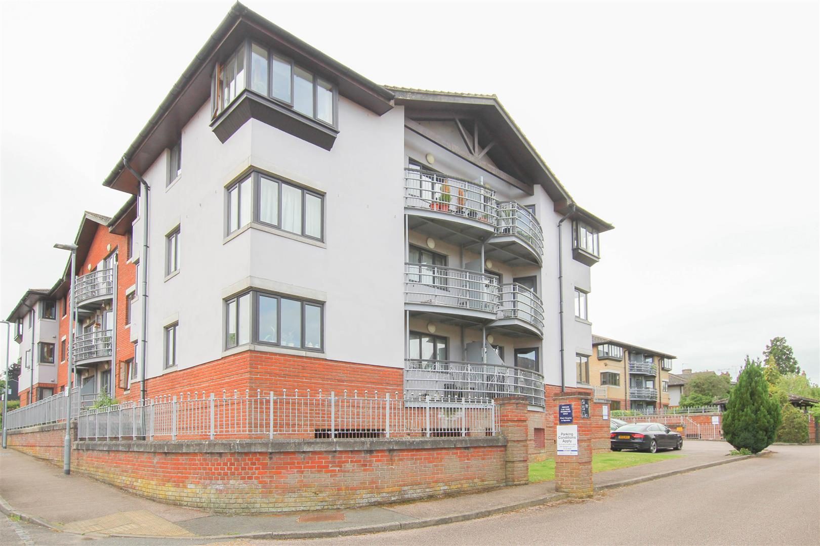 Property main image