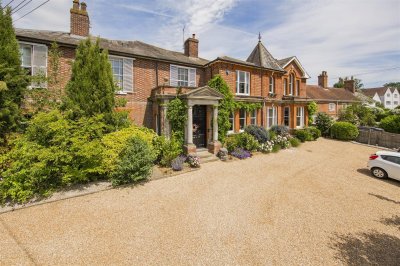 Property on Tonbridge Road, ME18 5NY