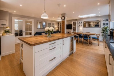 Property on WD6 3PT