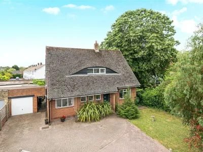 Property on EX8 2EF