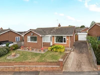 Property on EX8 4JL