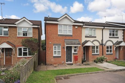 Property on HP4 1TE