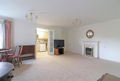 Property on London Road, RH1 2JN