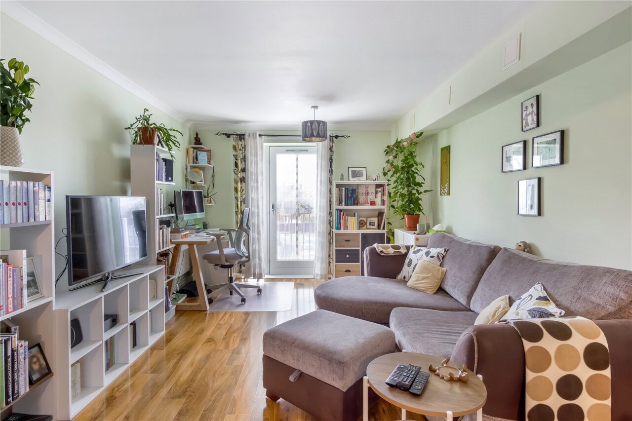 Academia Way, N17