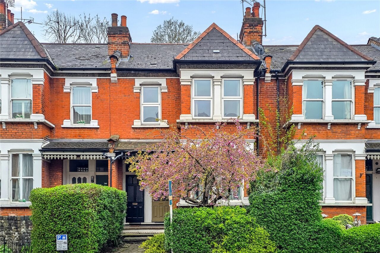 Palace Gates Road, N22