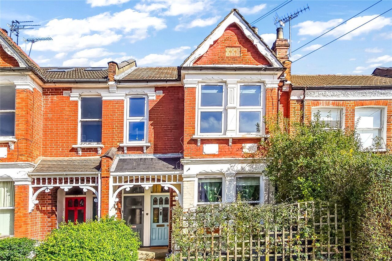 Crescent Road, N22