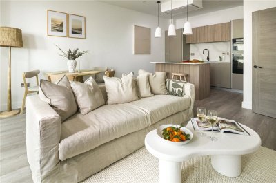 Property on TR7 1FJ