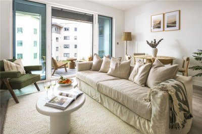 Property on TR7 1FJ