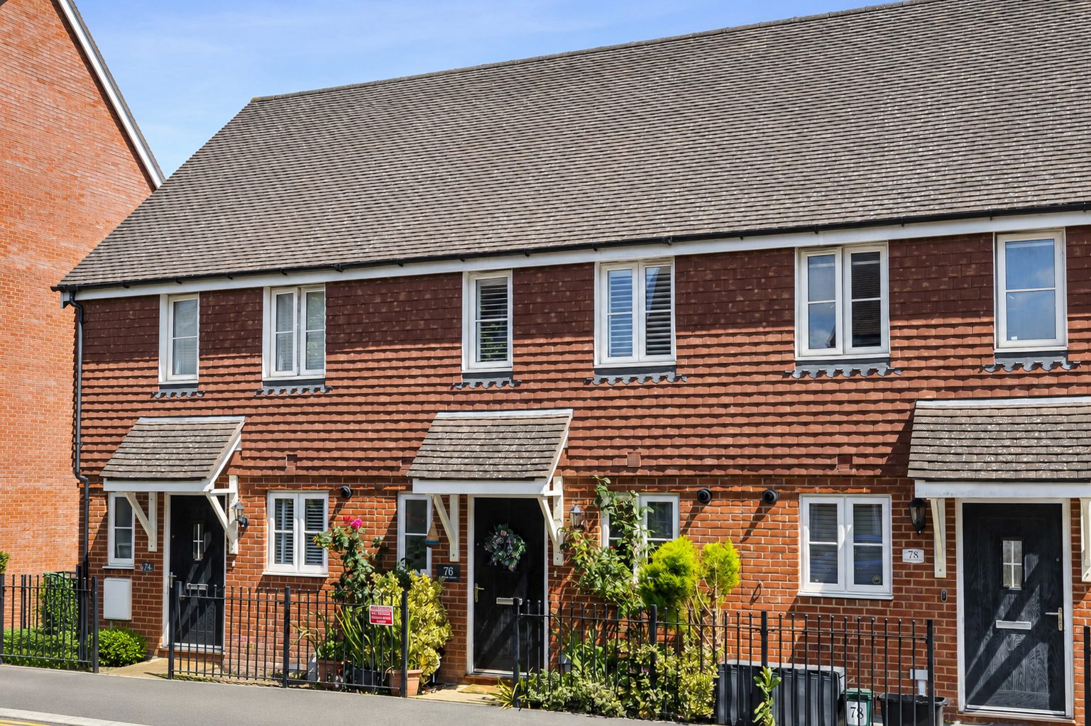 76 Webber Street, Horley, Surrey, RH6 8NQ
