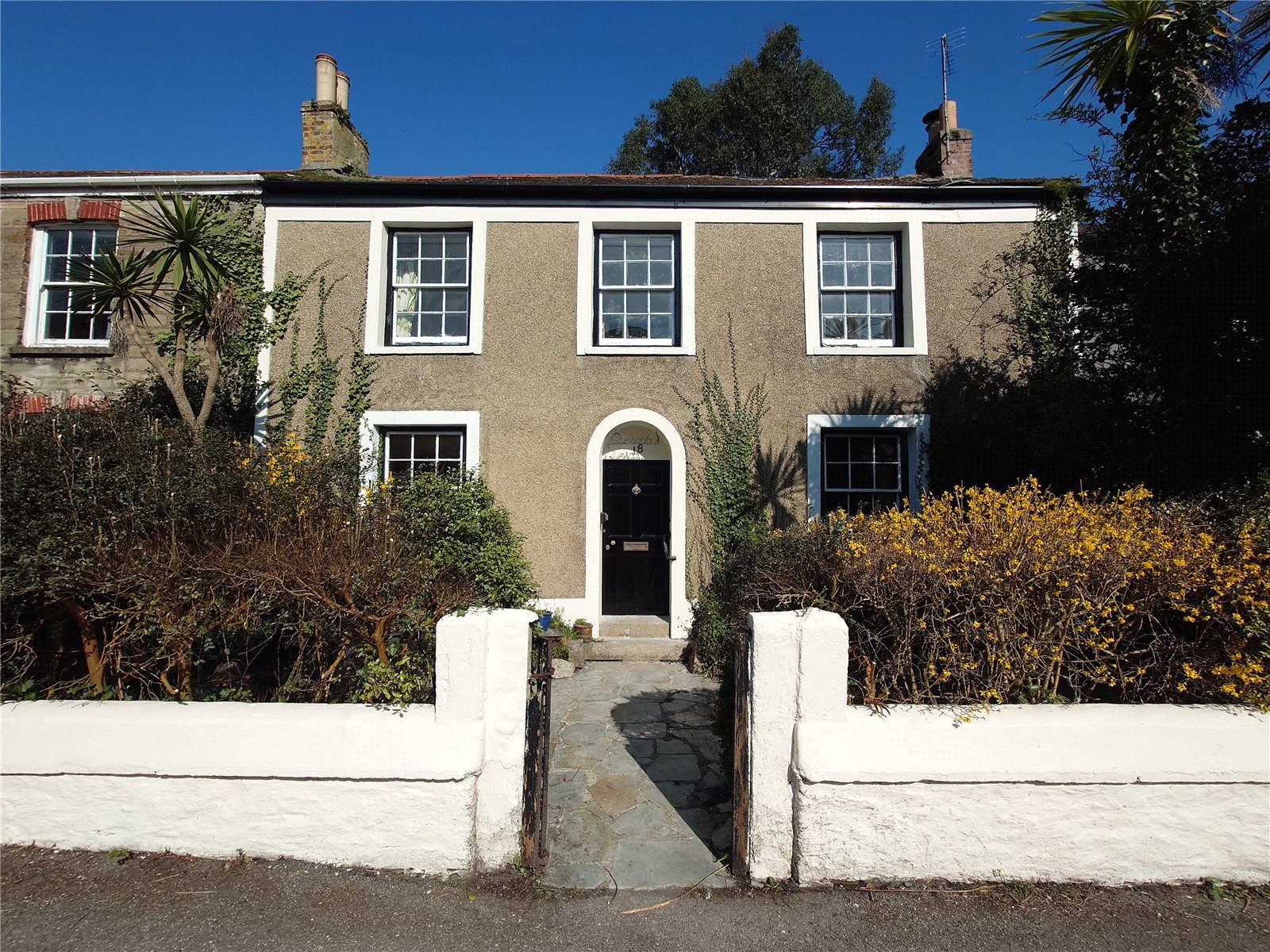 Berkeley Vale, Falmouth, Cornwall, TR11 3PH