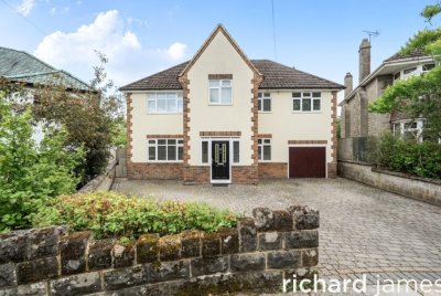 Property on SN1 4FZ