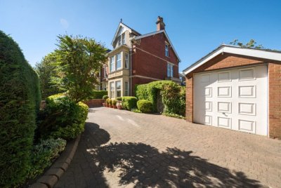 Property on SN1 3QD