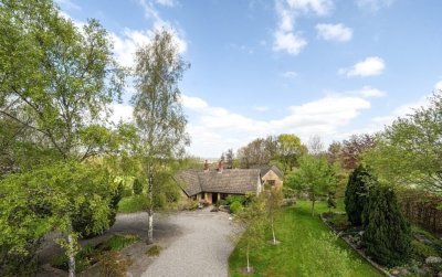 Property on SN4 0PJ