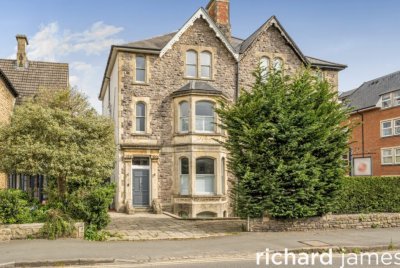 Property on SN1 5LH