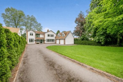 Property on SN25 4DU