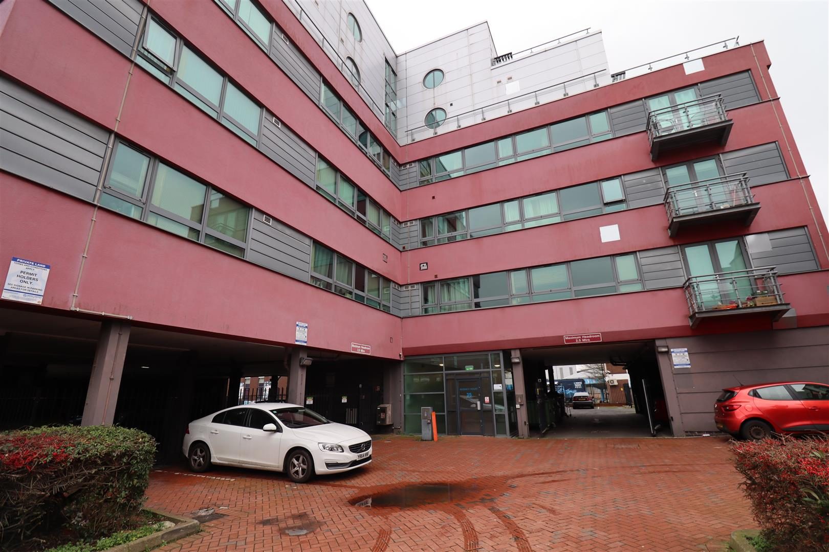 Property main image