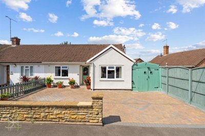 Property on Briar Close, WR11 4JJ