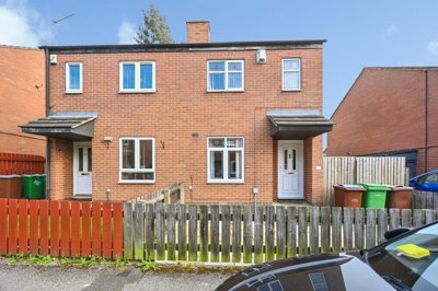 Property on Susan Drive, NG6 0DS