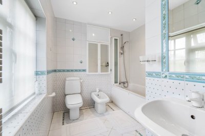Property on WD6 3JX