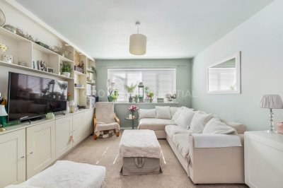 Property on KT3 3BW