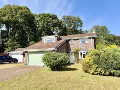 Property on EX8 5QE