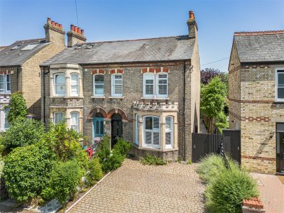 Property on Victoria Park, CB4 3EL