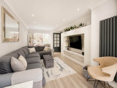 Property on WD6 1ET