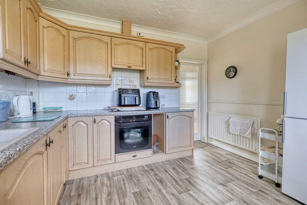 Thumbnail 12