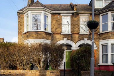 Property on E10 6NW