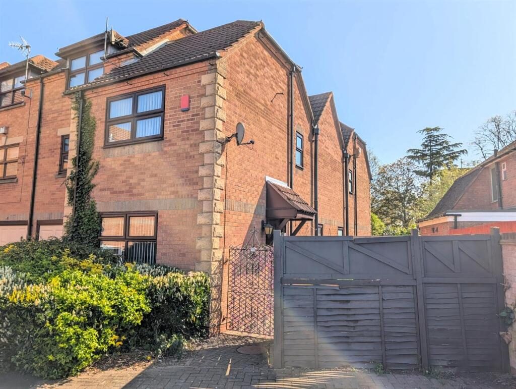Terraced House