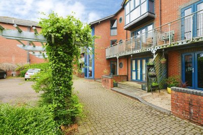 Property on Alfredston Place, OX12 8DL
