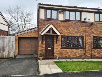 Property on Willow Fold, M43 7BY