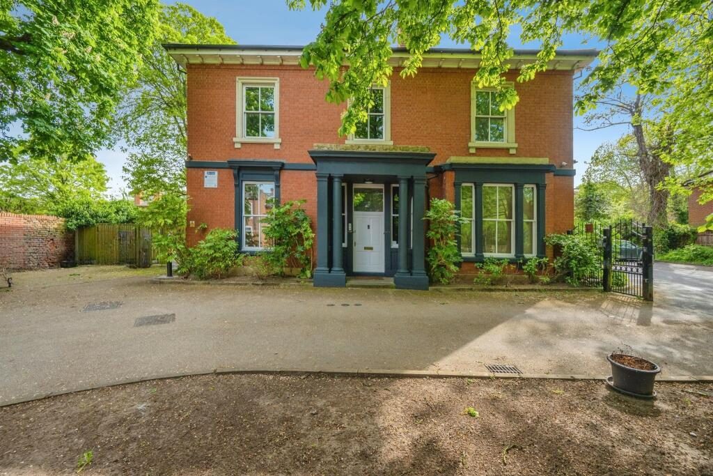 Property main image