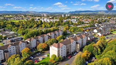 Property on Lenzie Place, G21 3TZ