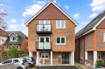 Property on Wain Close, AL1 1AW