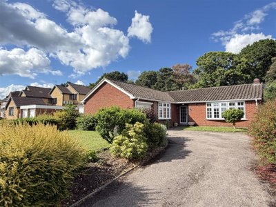 Property on Spinney Hill, CV34 5SL