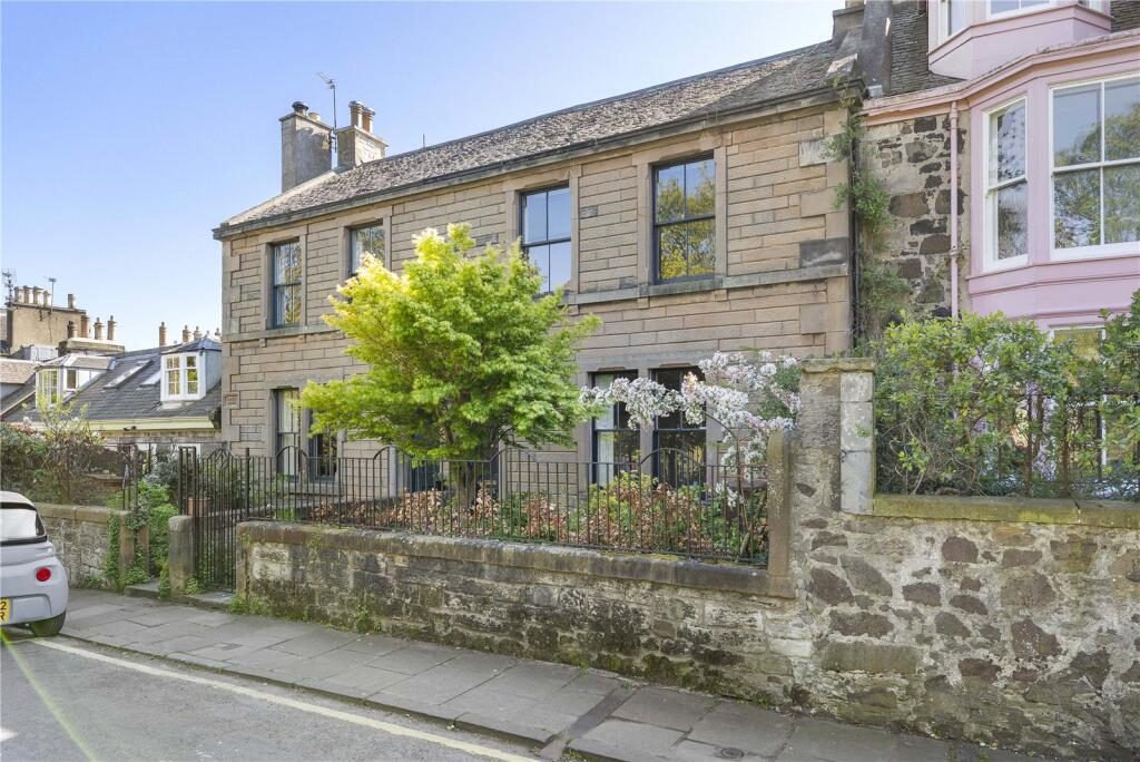 Terraced House