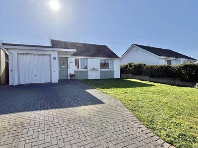 Property on TR15 3UG