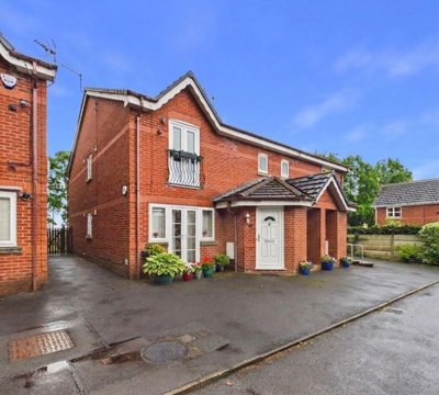 Property on Old Manor Park, M46 0GP