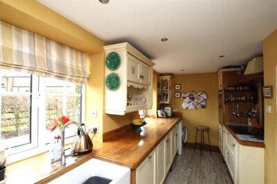 Property on Main Street, DN20 9HR