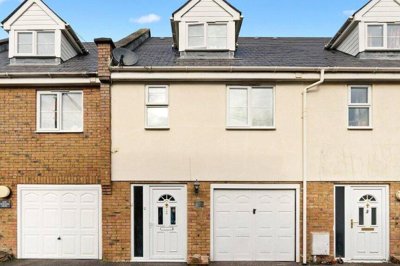 Property on Richmond Road, BN25 1EY