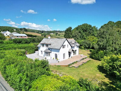 Property on TQ13 9RR