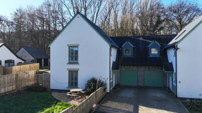 Property on The Oaks, NP8 1QA