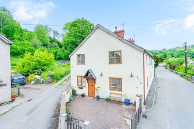 Property on High Street, LL20 7EH