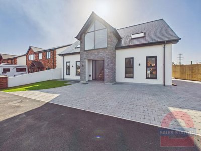 Property on Maes Morgan, NP22 3BP